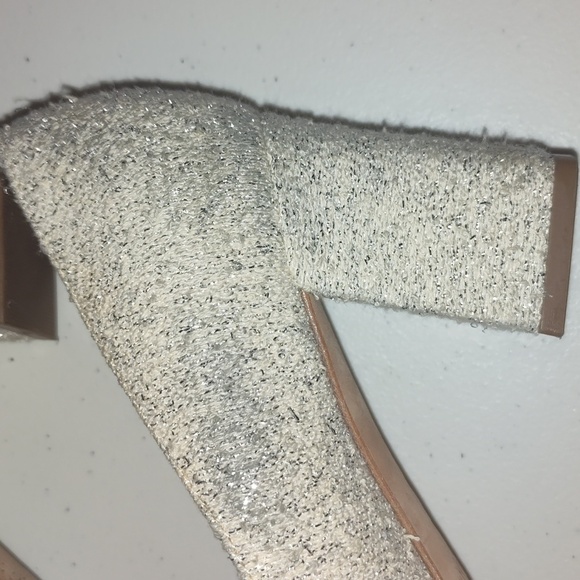 Marc Fisher Block Heel Pointy Toe Pump/ Silver Fabric Size 5.5 - Picture 4 of 10